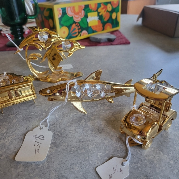 18 K Gold Plated Crystal Figurine - Picture 1 of 8